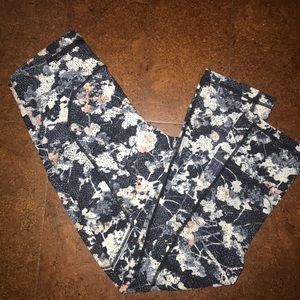 Lululemon speed up floral crop black size 2 NWT